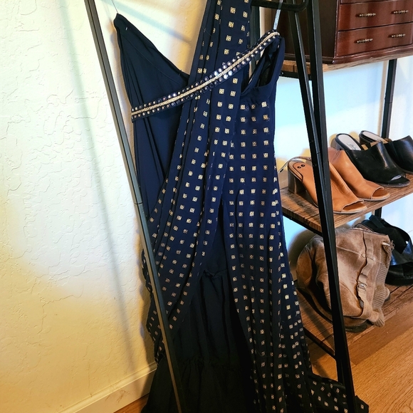 XL Navy Foil Pleated Belted Pre-Stitched Saree, blouse/top not included - Picture 7 of 9